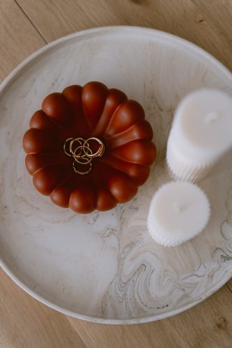 Kerek dísztálca marble